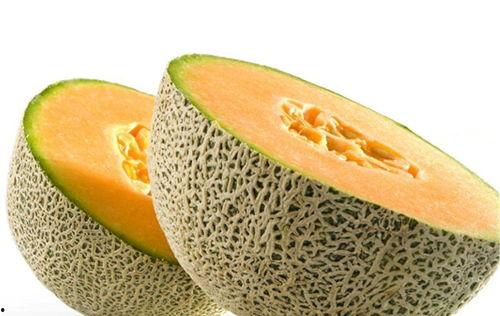 男子吃哈密瓜中毒视频在线观看,警惕夏日水果中毒风险