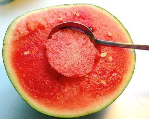 蜜瓜可用勺子挖吃么视频,勺子巧用体验新口感