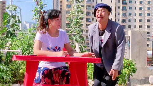 魏县小佛爷女装吃瓜视频,揭秘网络红人幕后生活